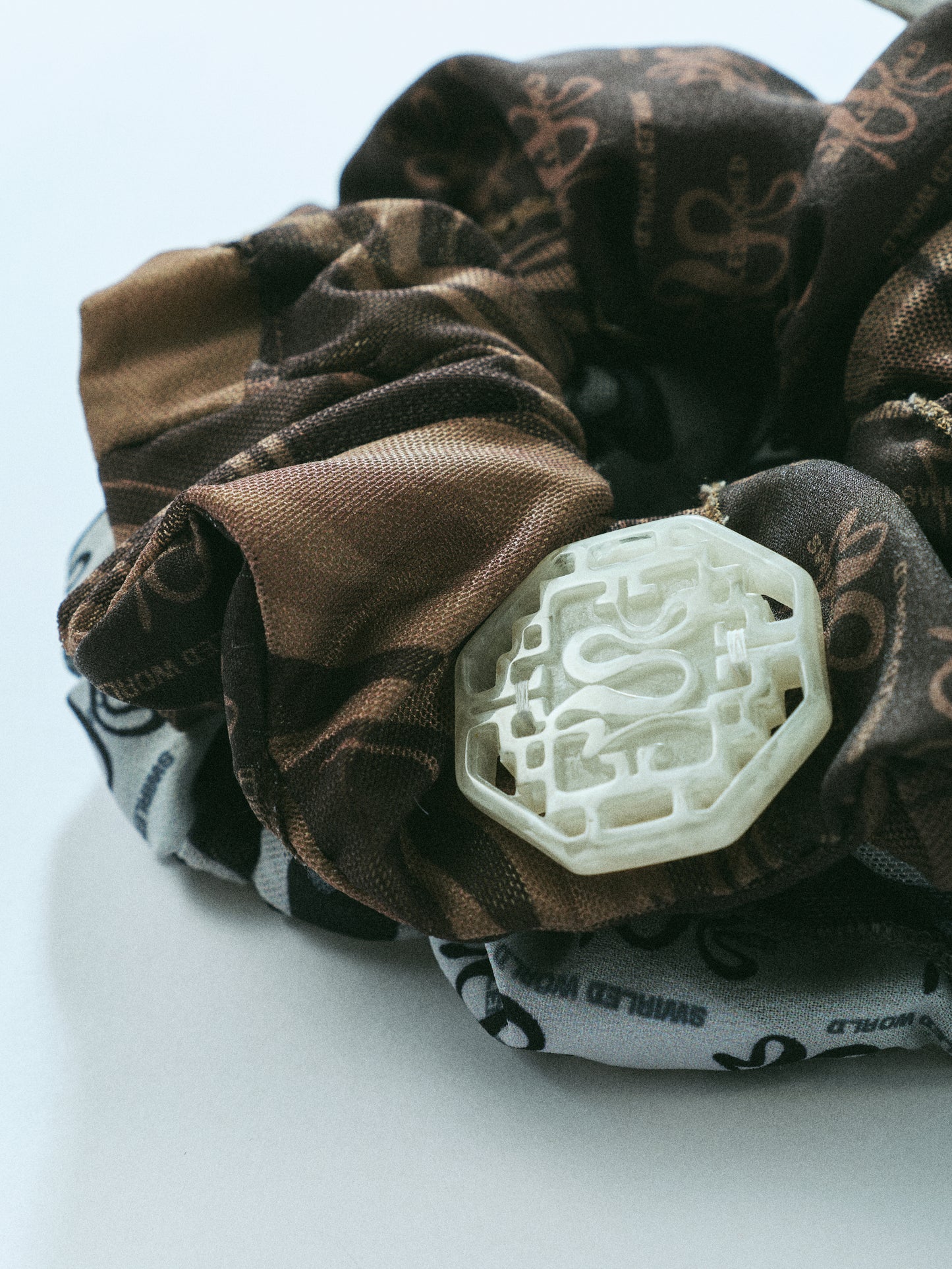 004 | JACE WORLD X SWIRLED WORLD | Separable Double Layered Scrunchie
